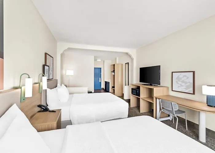 Spark By Hilton Hotel